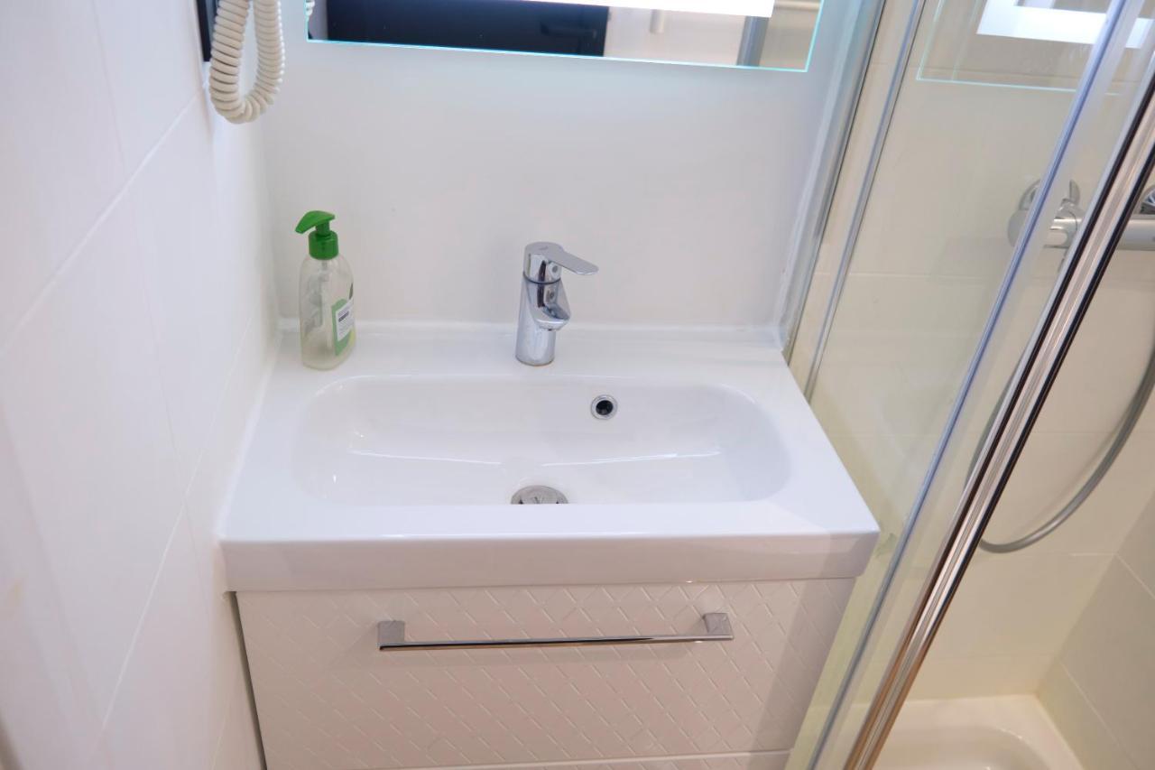 Suite Adamas Lyon Extérieur photo
